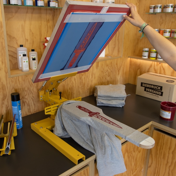 Aelrmelplatte-Siebdruck-auf-Arm-Hoodies-4